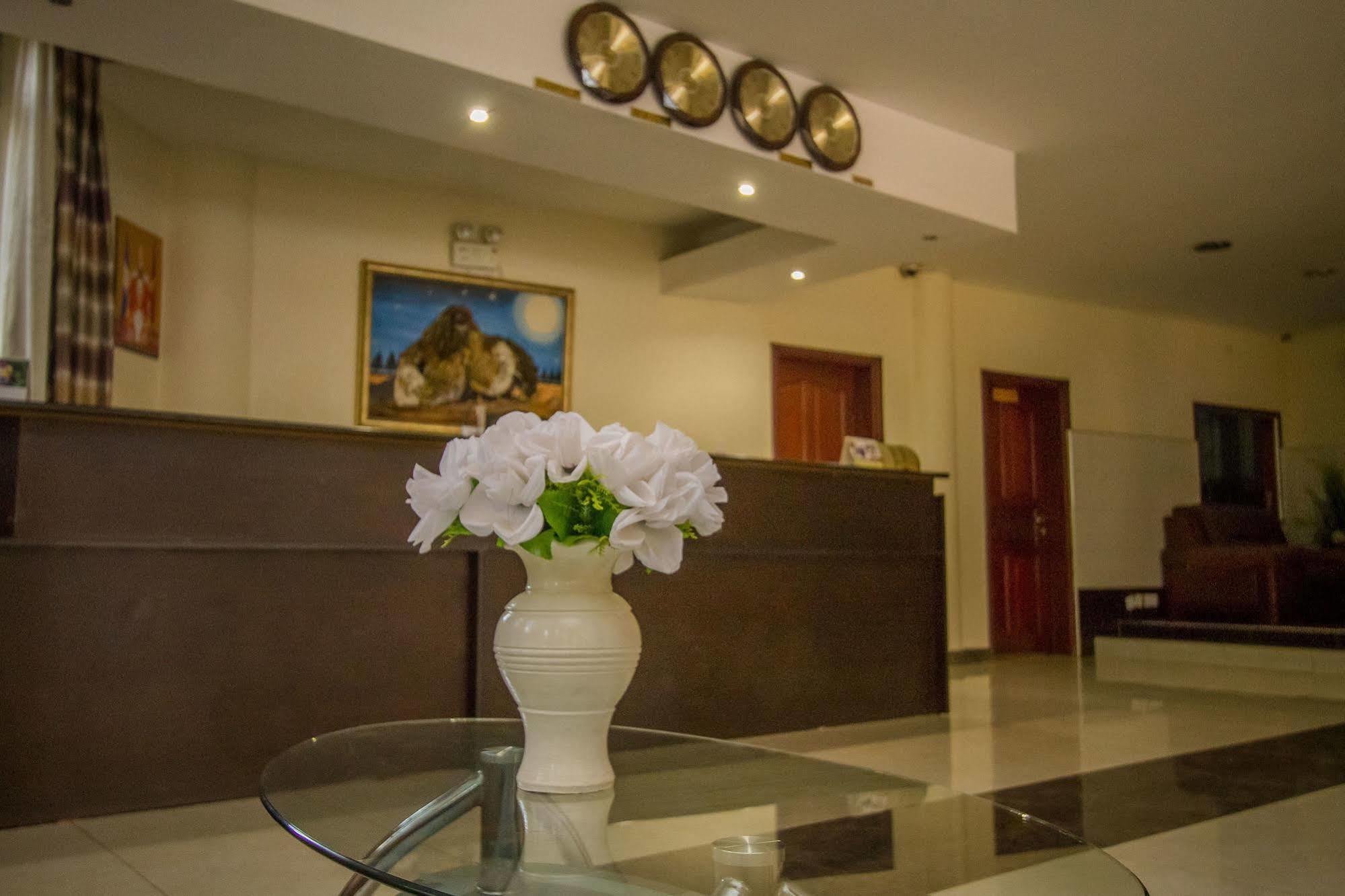 Grand Global Hotel Καμπάλα Εξωτερικό φωτογραφία