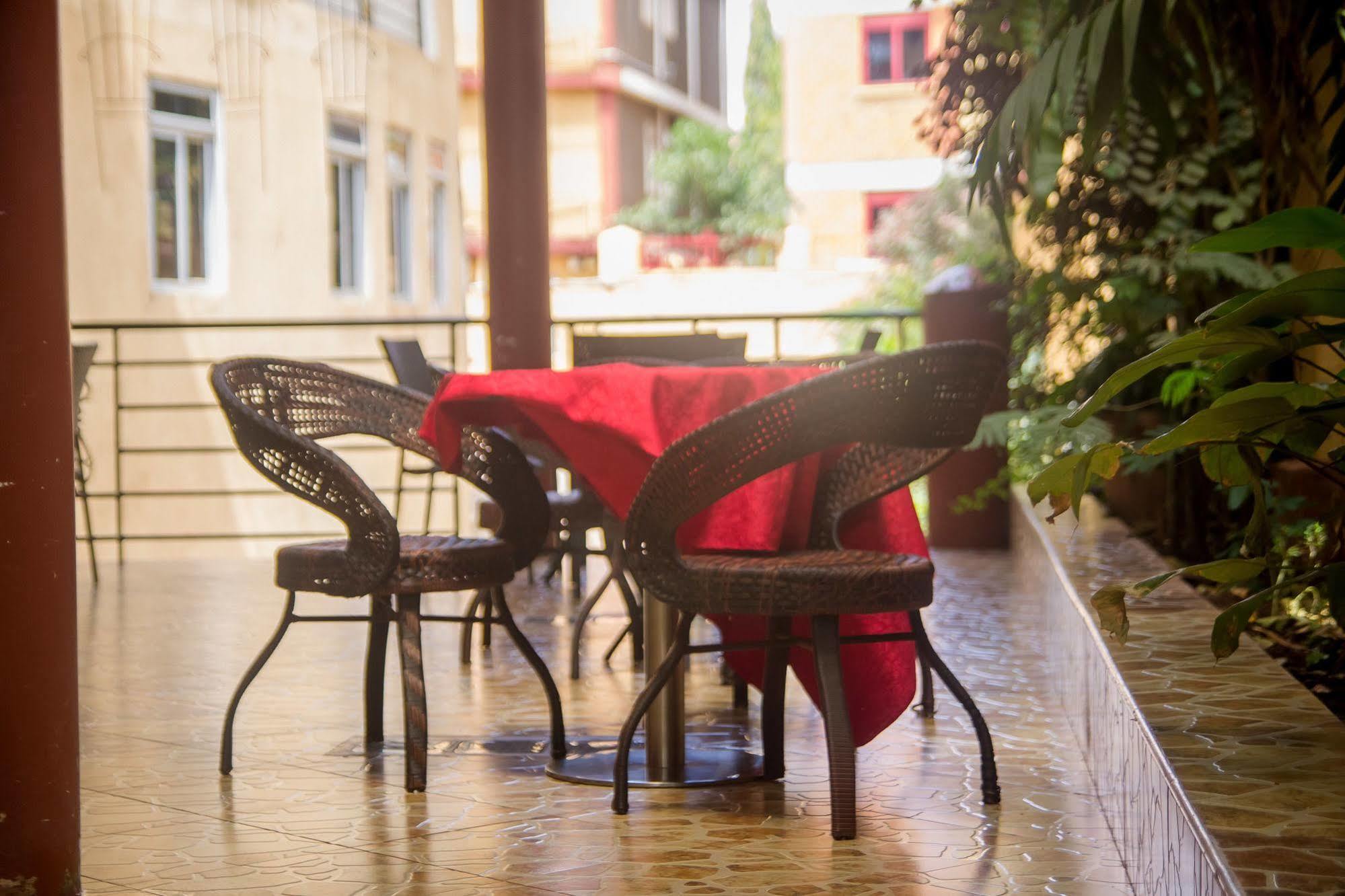 Grand Global Hotel Καμπάλα Εξωτερικό φωτογραφία
